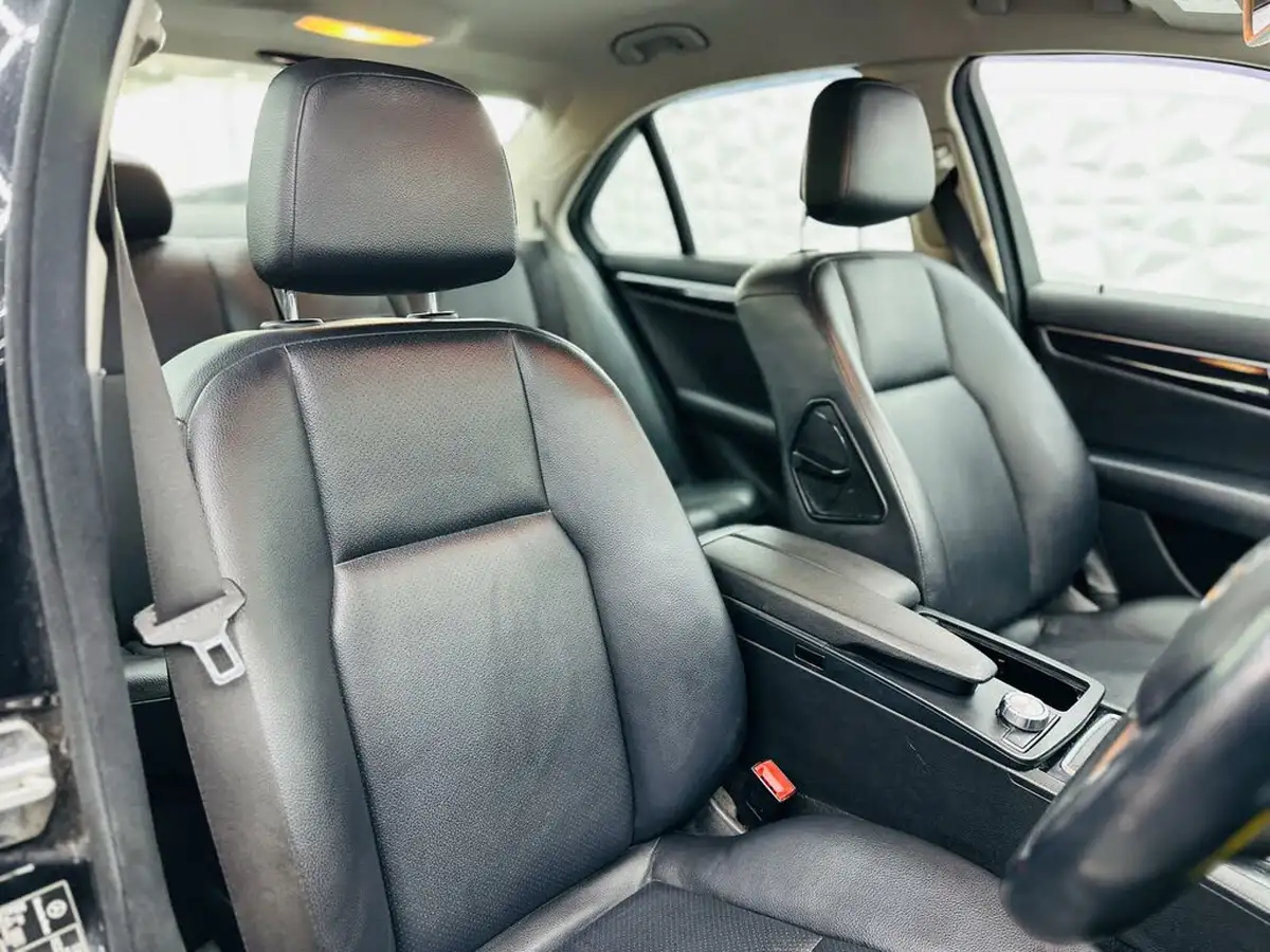 2012-mercedes-benz-c-class-21cdi-c200-cdi-executive-se-saloon-4d-big-16