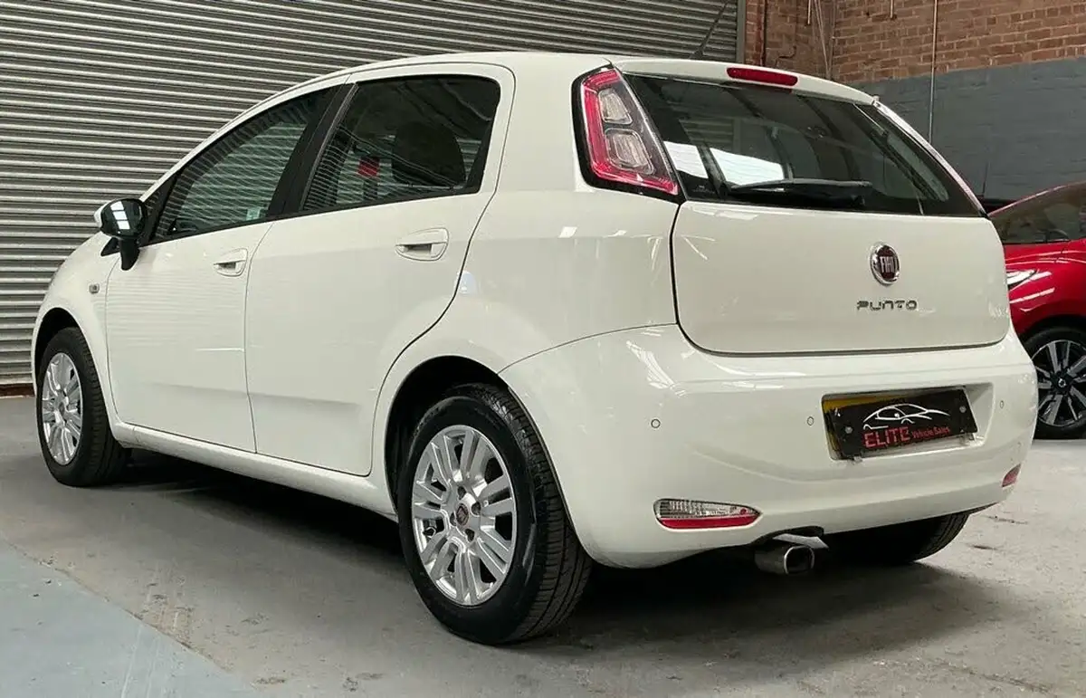 2013-fiat-punto-12-easy-no-ss-5d-big-4