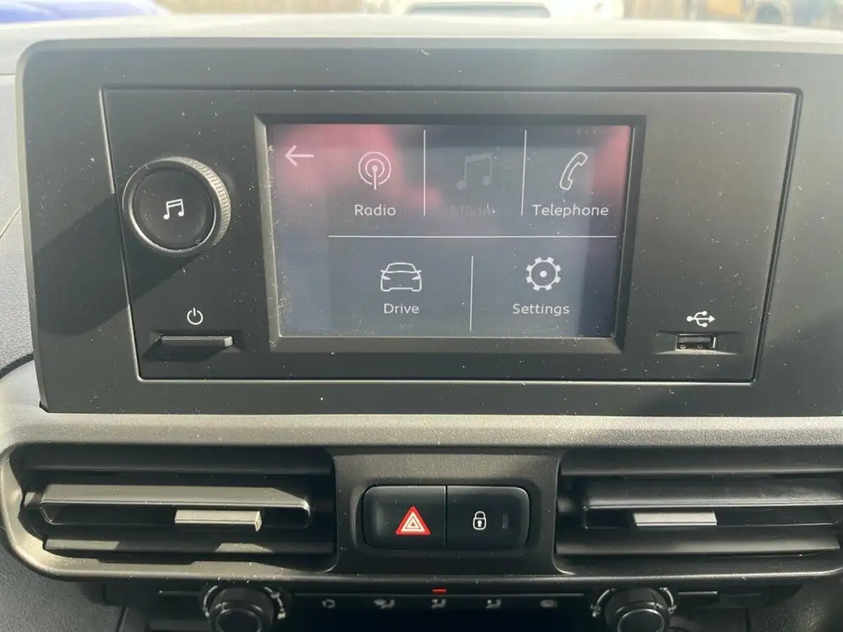 2022-toyota-proace-city-15d-active-big-22
