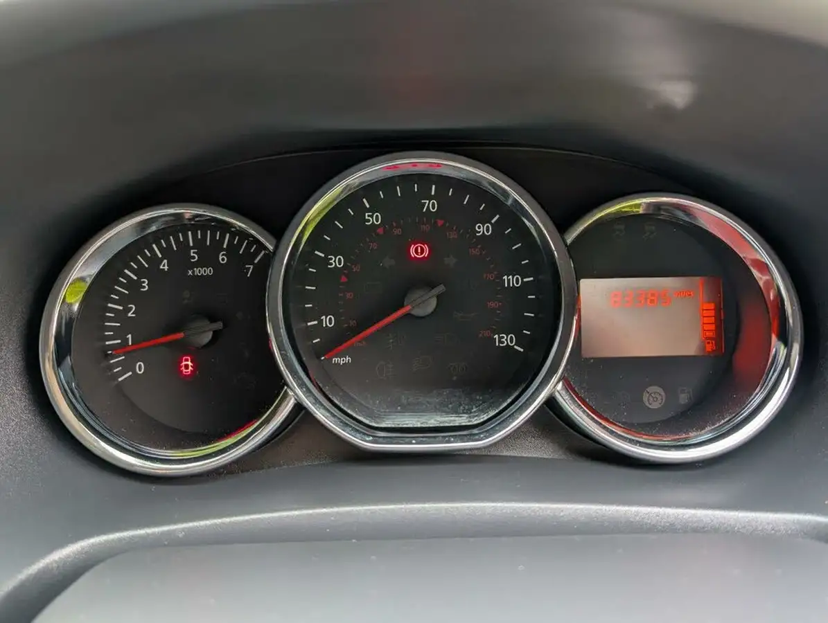 2014-dacia-sandero-12-ambiance-big-25