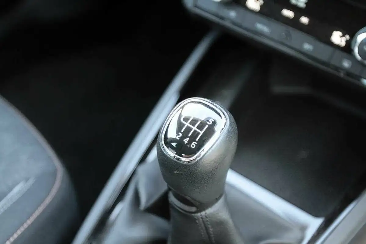 2023-skoda-scala-10-tsi-se-l-110ps-big-13