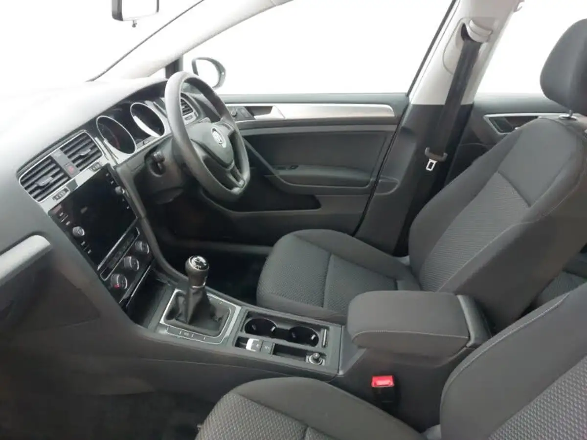 2020-volkswagen-golf-16tdi-s-hatchback-5d-big-4
