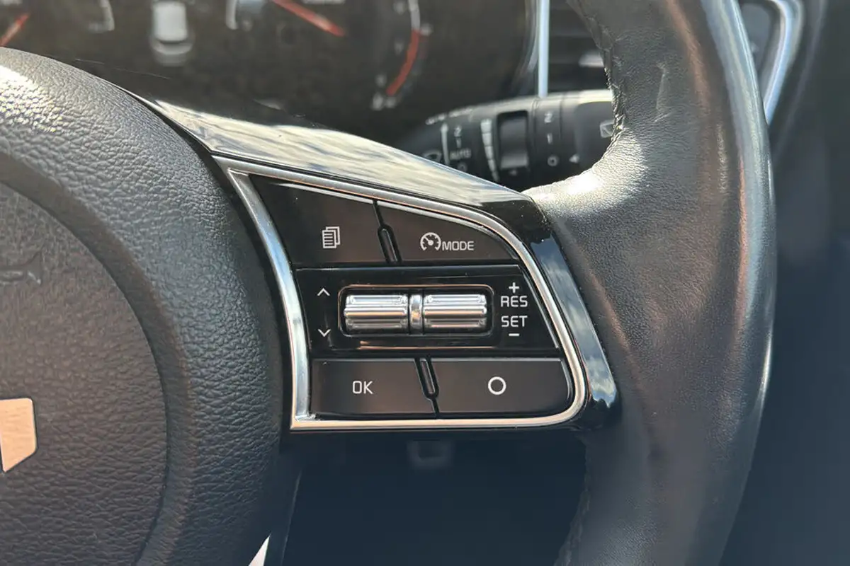 2022-kia-xceed-15-t-gdi-4-big-17