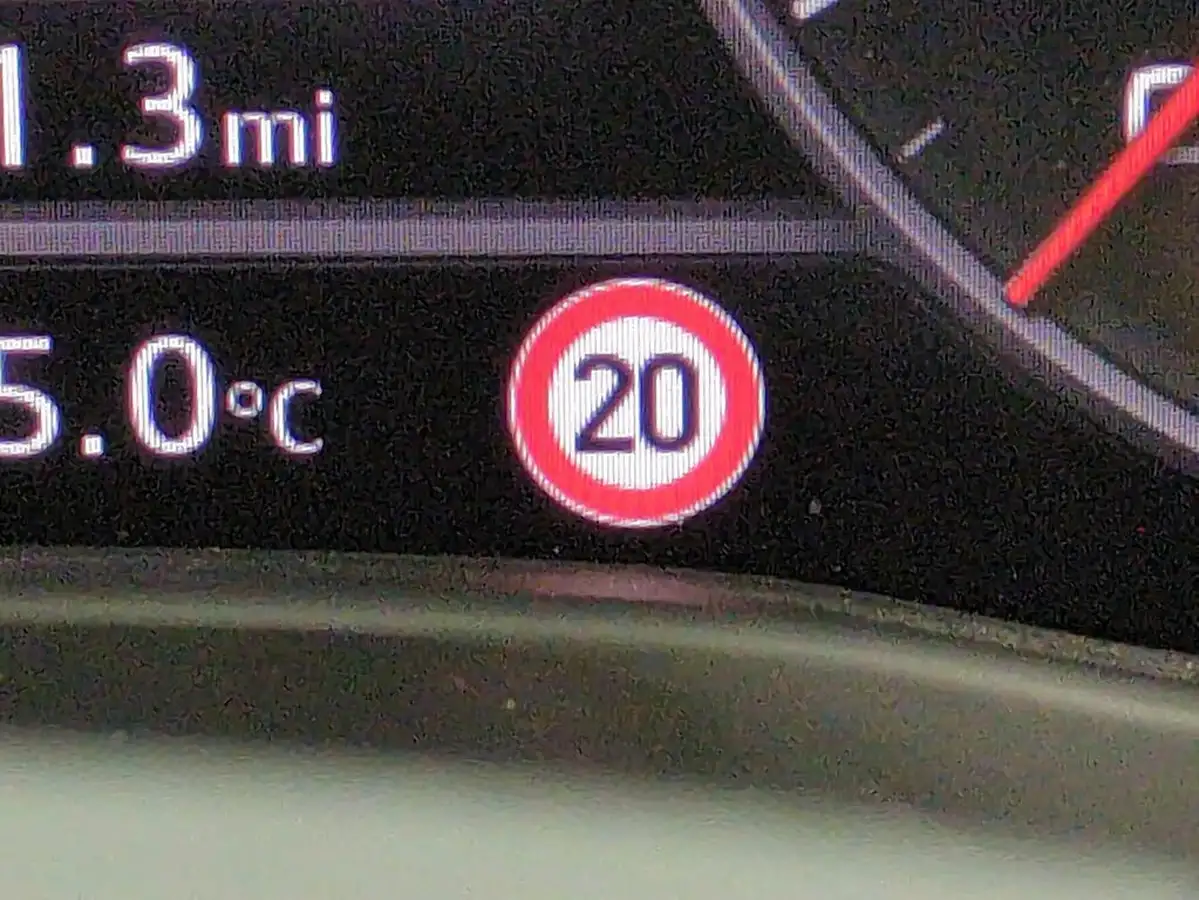 2021-audi-q2-15-35-tfsi-vorsprung-big-26