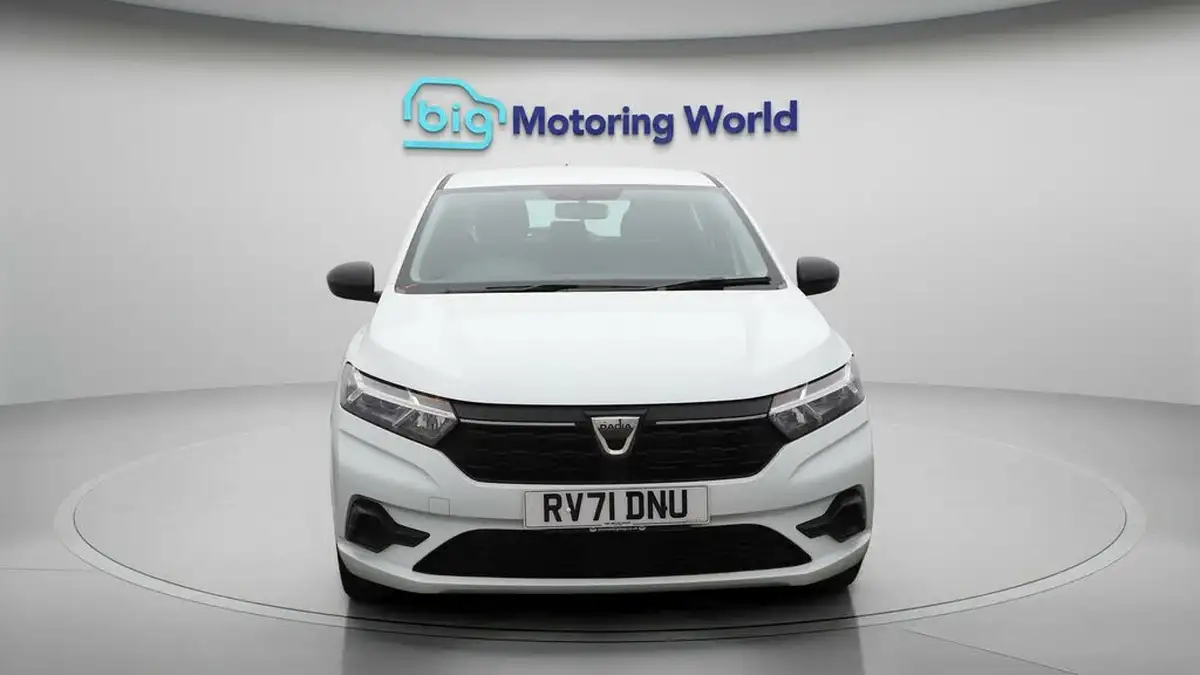 2022-dacia-sandero-10-sce-essential-big-2