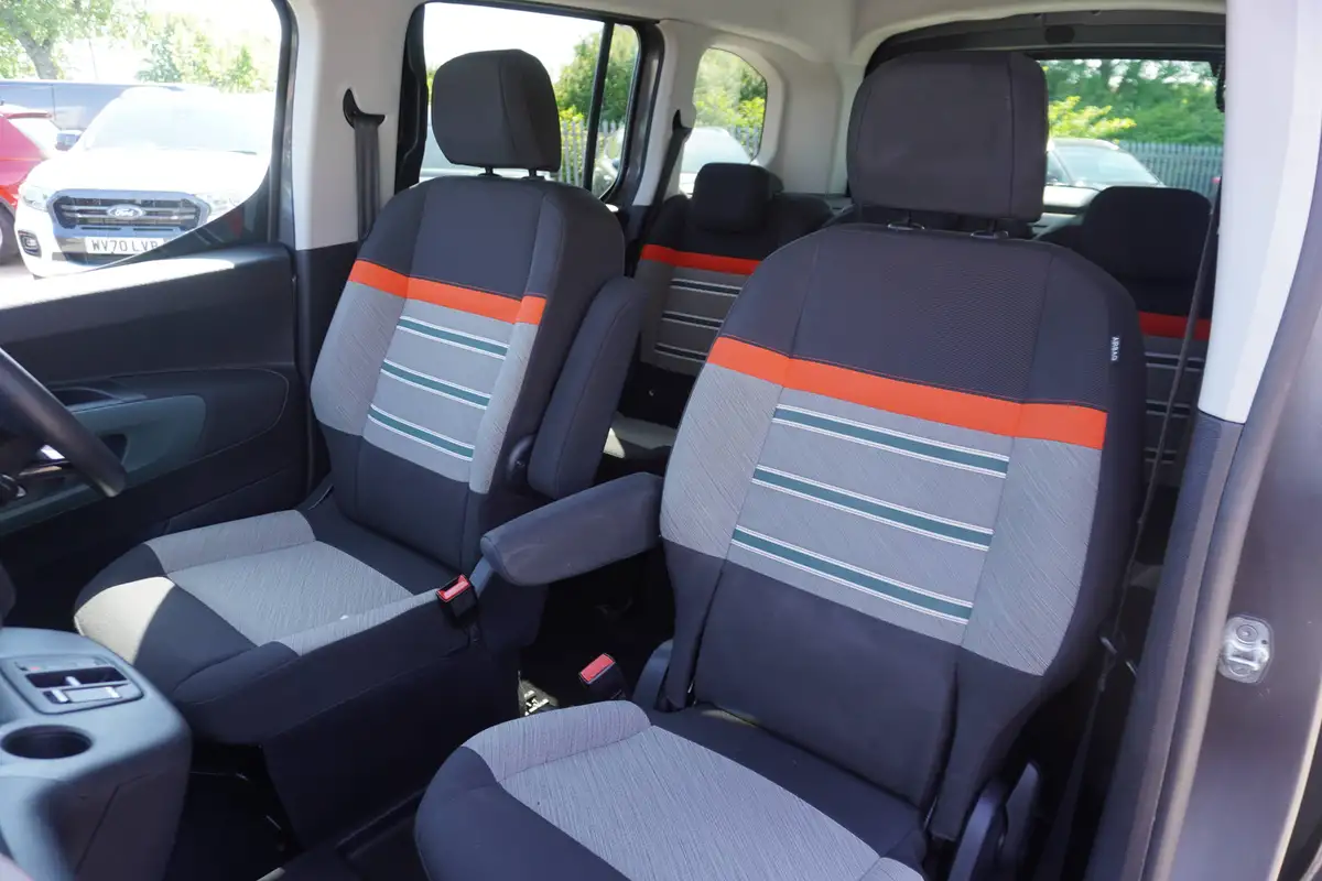 2023-citroen-berlingo-e-flair-xtr-m-size-big-19