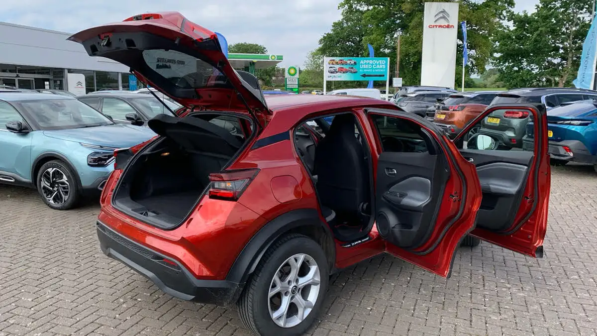 2020-nissan-juke-10-dig-t-n-connecta-117ps-dct-big-31