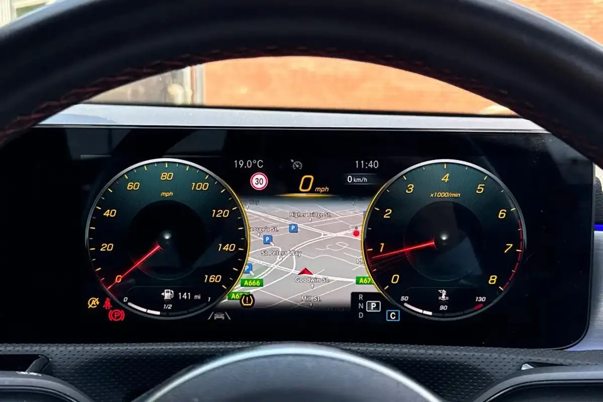 2021-mercedes-benz-cla-13-cla-180-amg-line-premium-plus-coupe-4d-big-40
