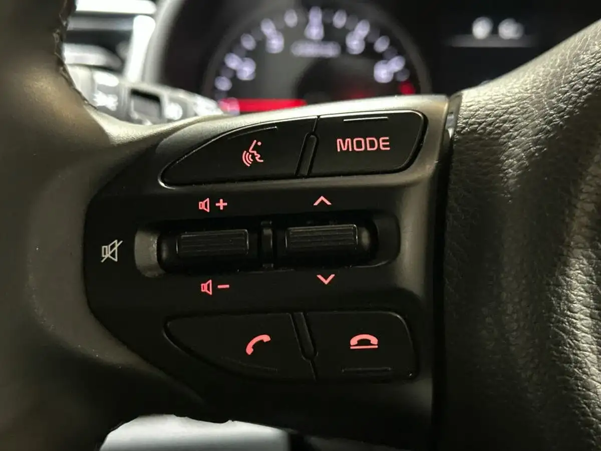 2022-kia-rio-10-t-gdi-2-big-18