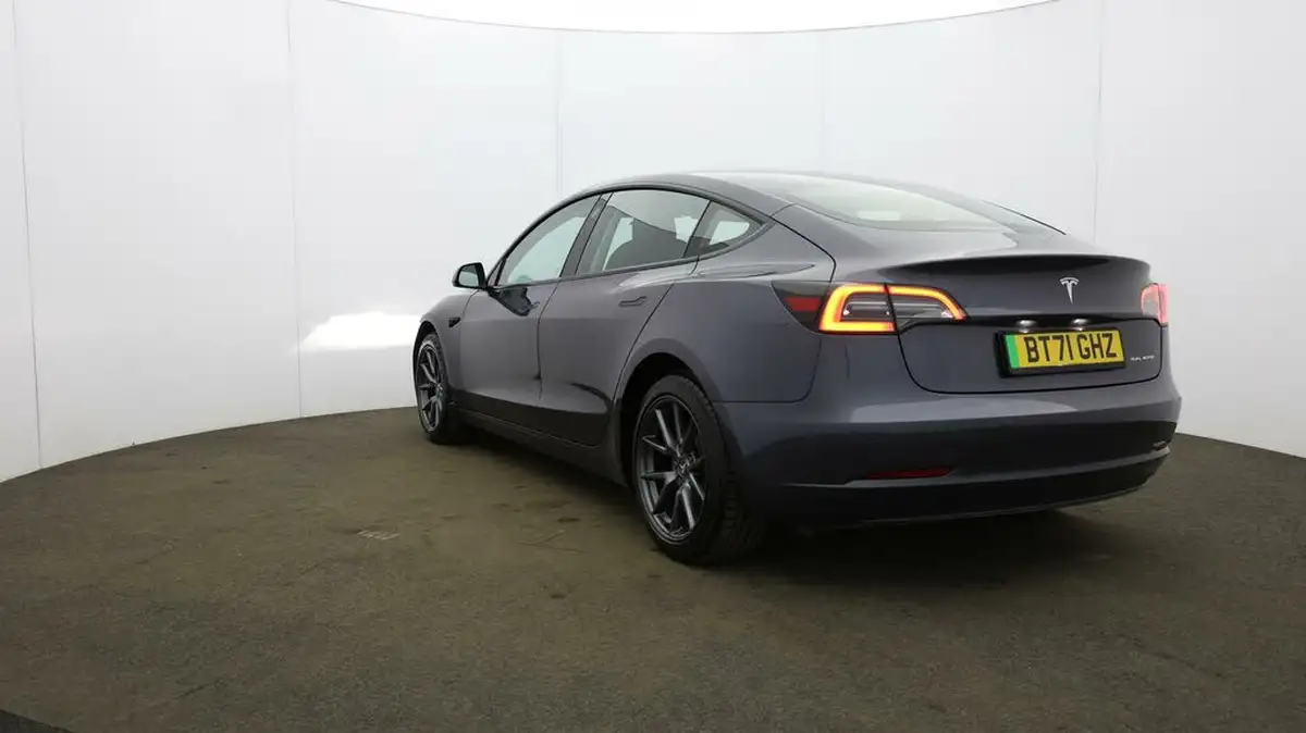 2021-tesla-model-3-e-long-range-awd-big-43