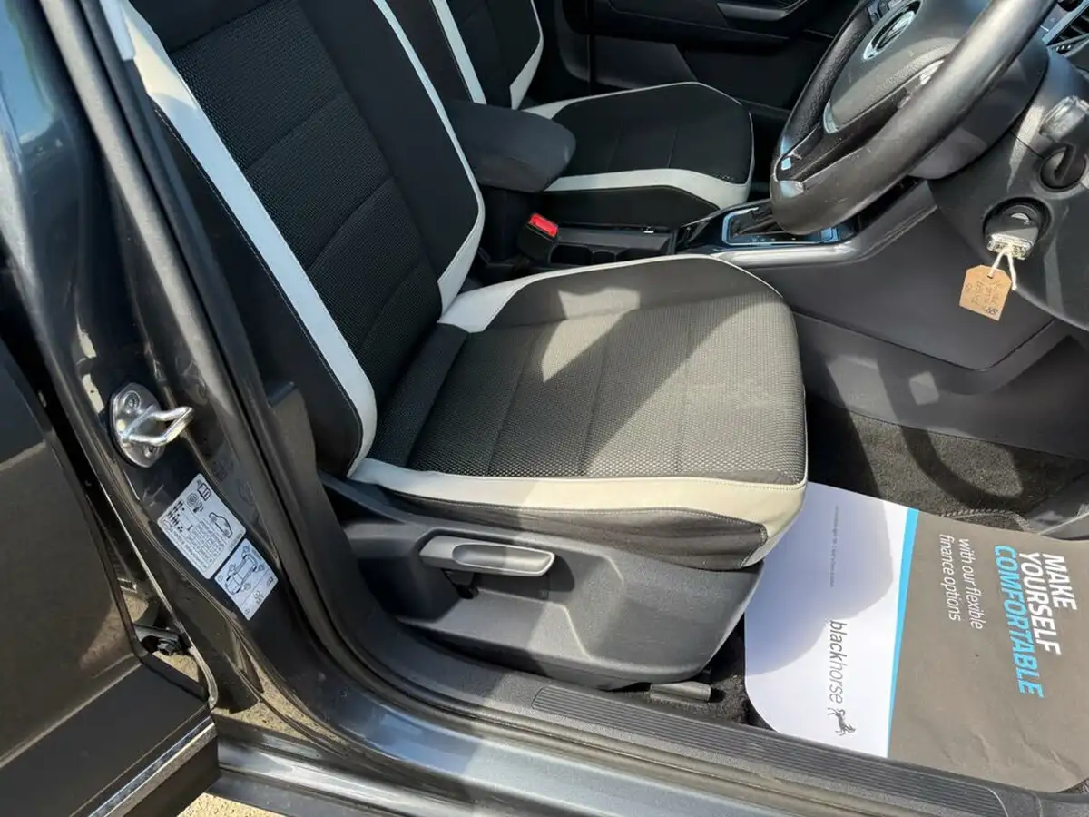 2021-volkswagen-t-roc-15-tsi-sel-dsg-big-22