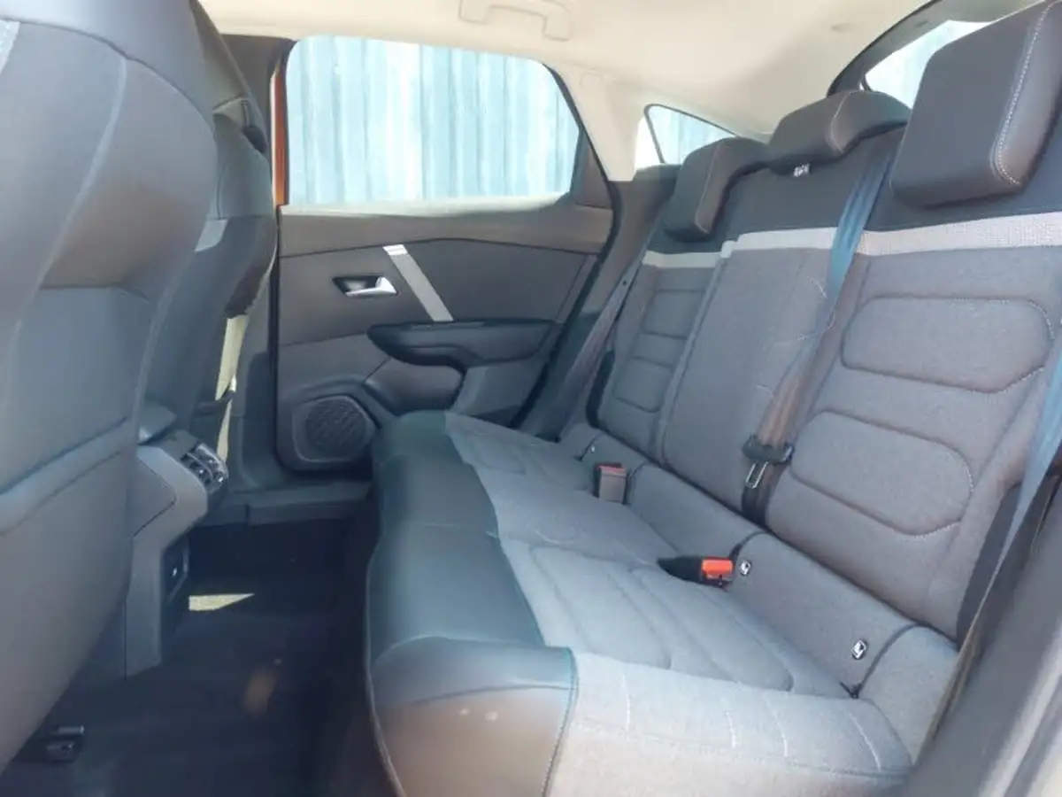 2022-citroen-c4-12-puretech-shine-130ps-big-5