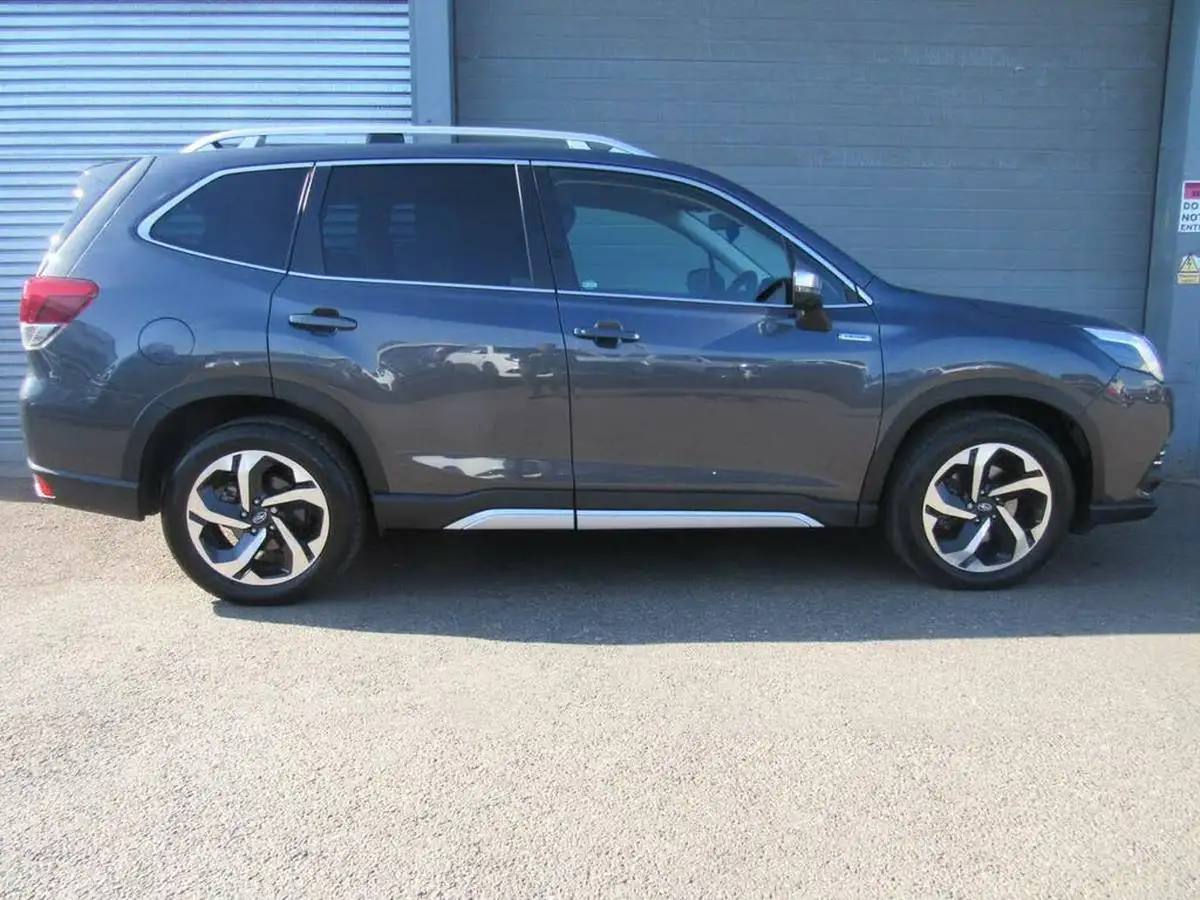 2024-subaru-forester-20-e-boxer-xe-premium-big-3