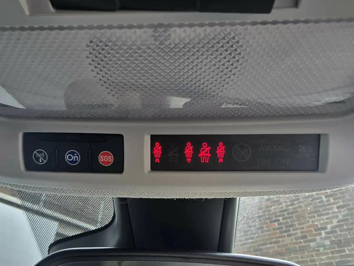 2018-vauxhall-crossland-x-12-se-81ps-big-15