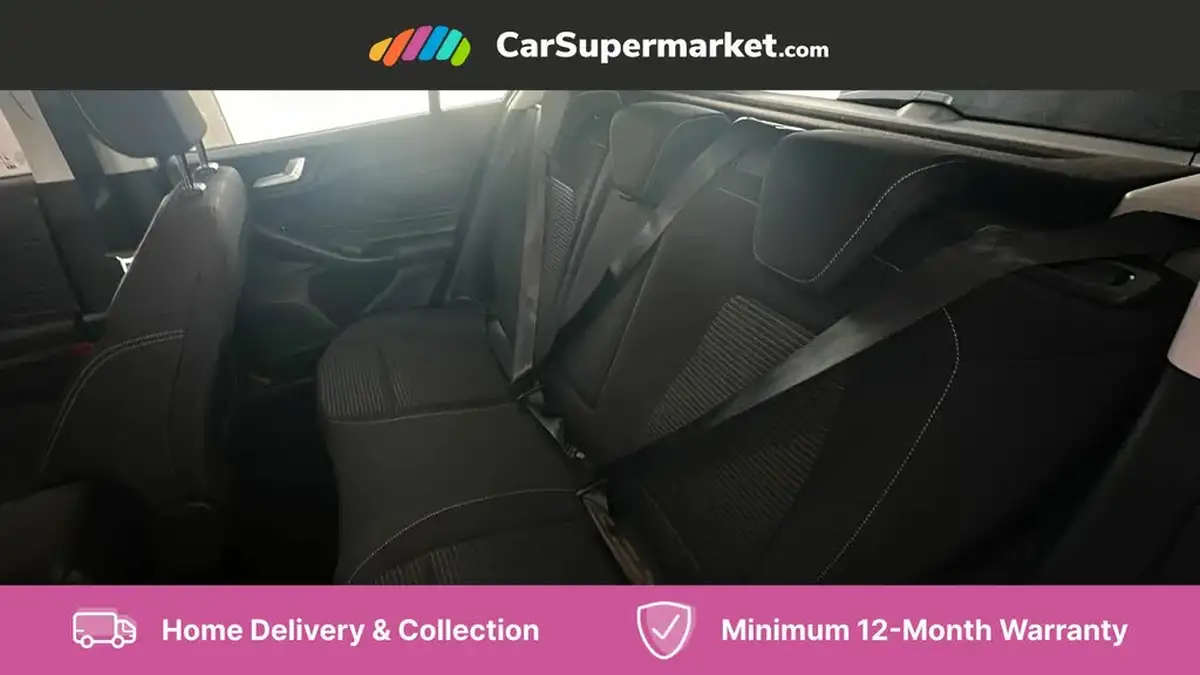 2021-ford-focus-15-titanium-edition-hatchback-big-17