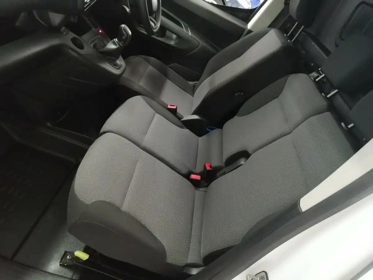 2019-citroen-berlingo-16bluehdi-1000-enterprise-big-32