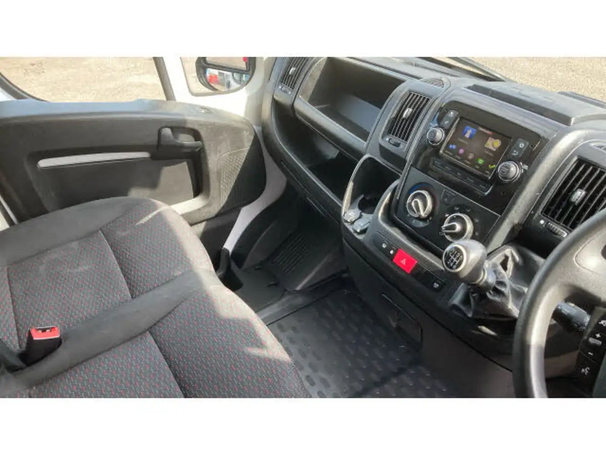 2022-peugeot-boxer-22-bluehdi-professional-335-l3-h2-panel-big-13