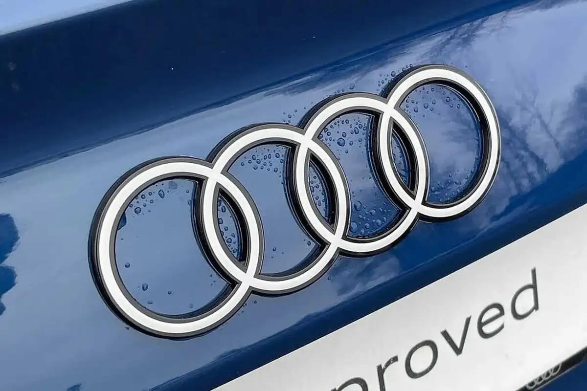 2025-audi-a3-15-30-tfsi-s-line-saloon-4d-big-36
