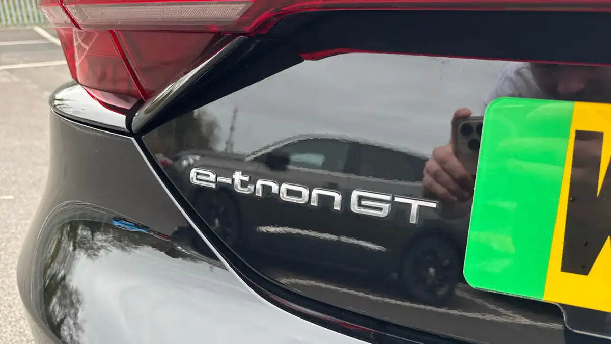 2023-audi-e-tron-gt-e-big-25