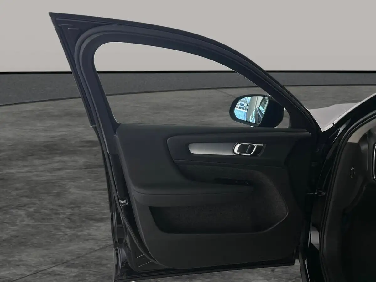 2022-volvo-xc40-15-t3-momentum-big-16