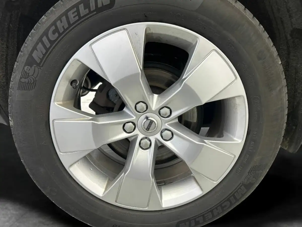 2022-volvo-xc40-15-t3-momentum-big-12