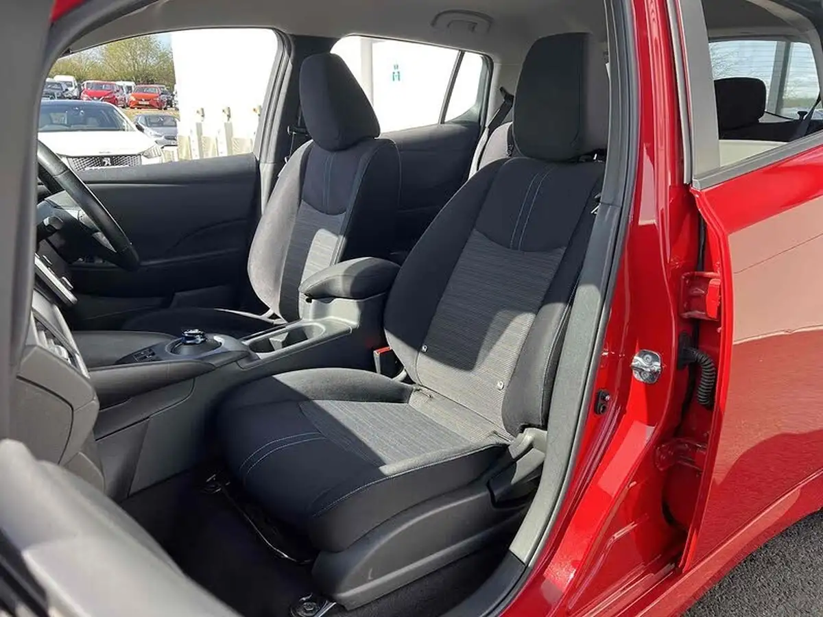 2021-nissan-leaf-e-acenta-big-26