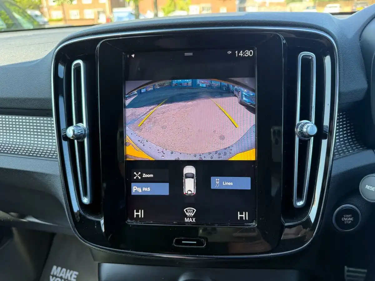 2022-volvo-xc40-20-b4-r-design-awd-big-39