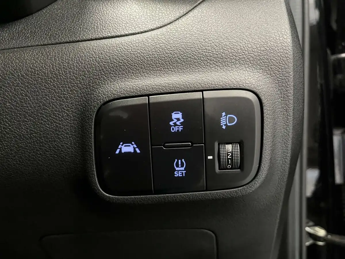 2021-hyundai-i10-10-se-connect-big-19