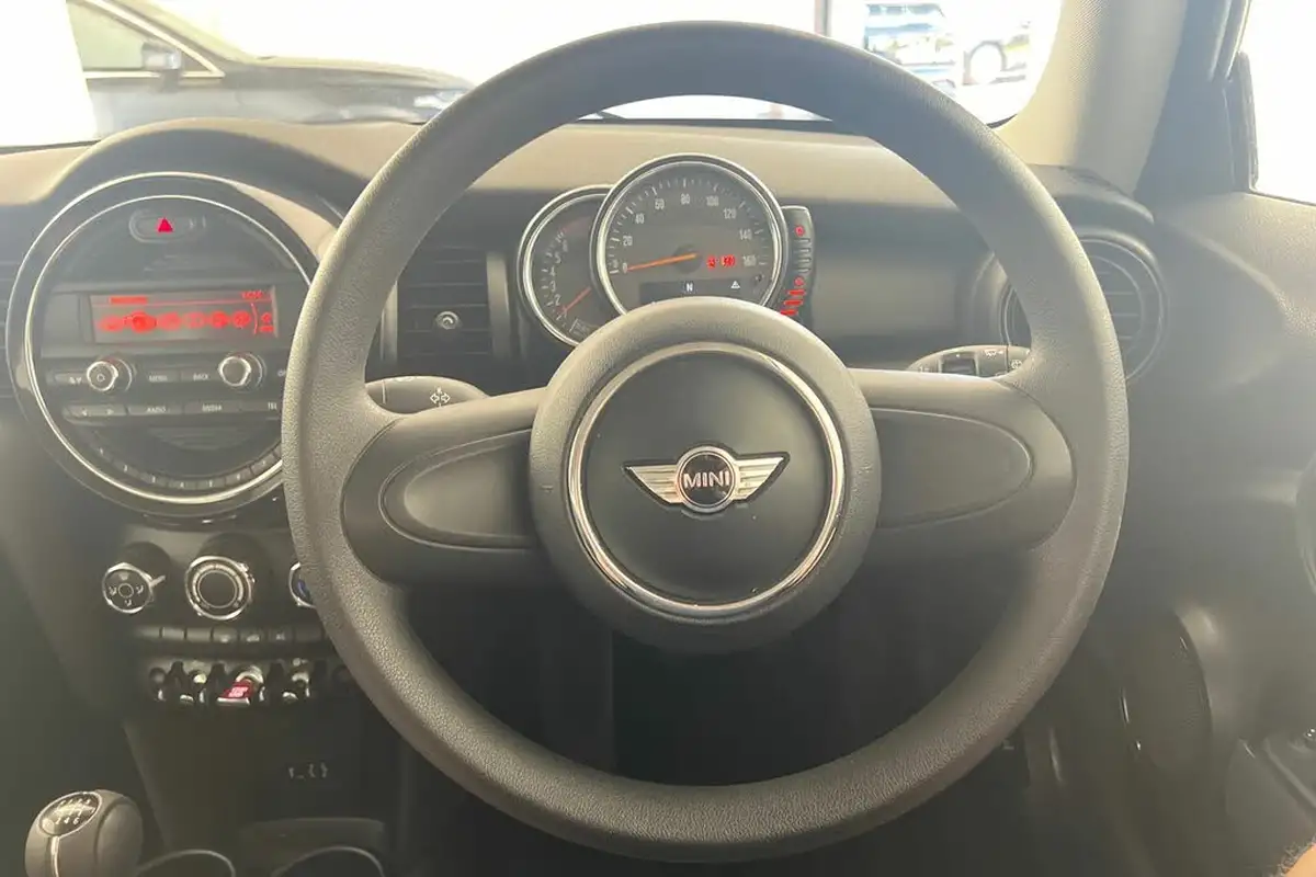 2014-mini-cooper-12-one-pepper-ss-3d-big-27