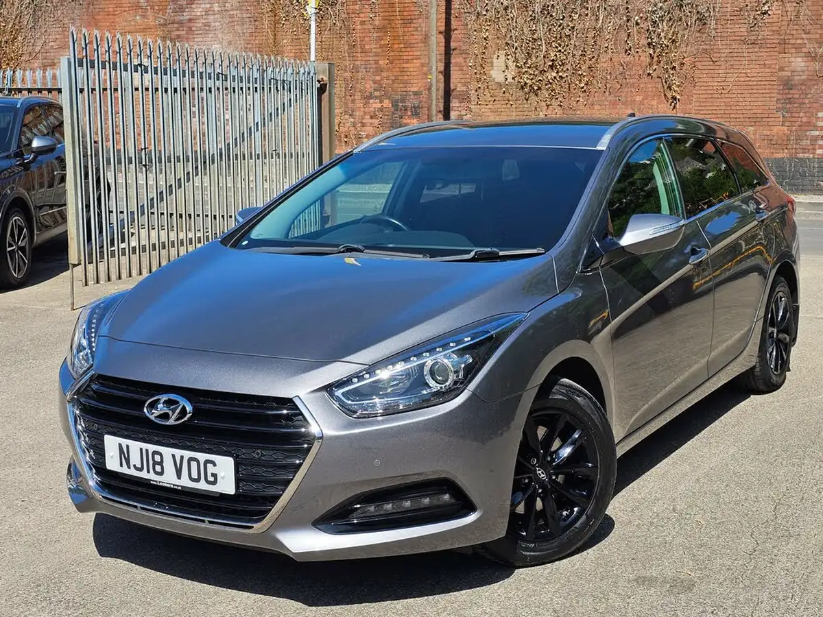2018-hyundai-i40-17crdi-se-nav-business-141ps-tourer-5d-big-1