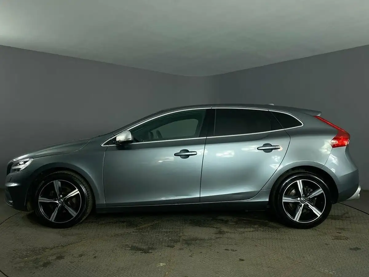 2019-volvo-v40-20td-d2-r-design-edition-big-12