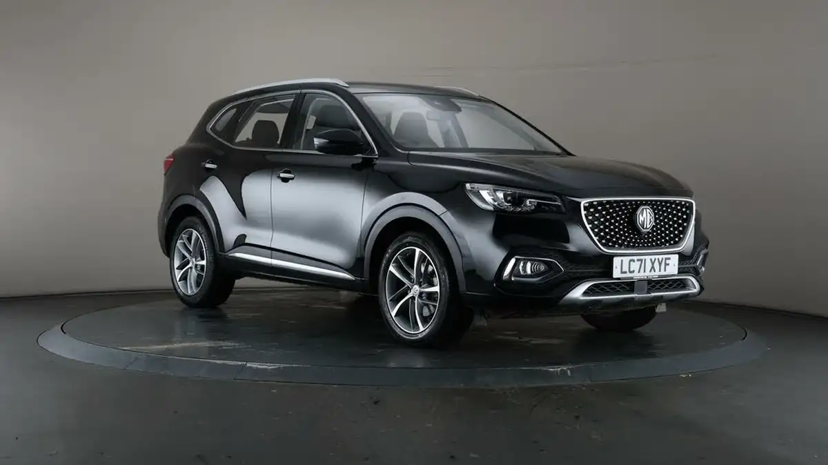 2021-mg-hs-15t-gdi-exclusive-162ps-big-0