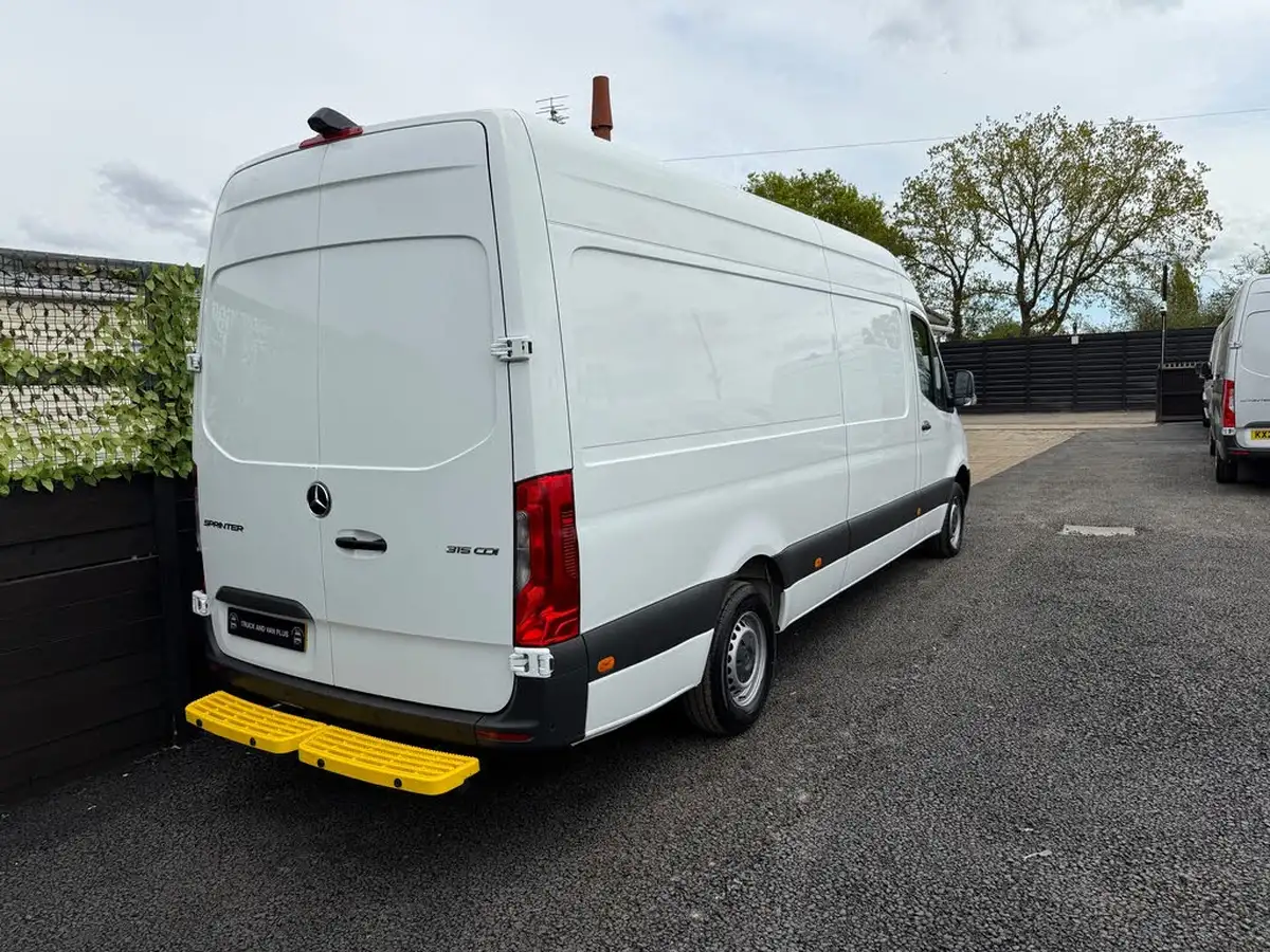 2021-mercedes-benz-sprinter-20cdi-315-l1h1-progressive-150pseu6dt-panel-rwd-eco-gear-360-big-4