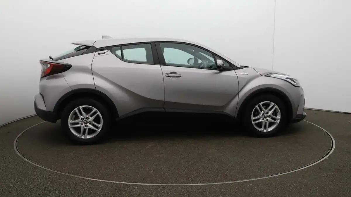 2021-toyota-c-hr-18-vvt-i-icon-big-50