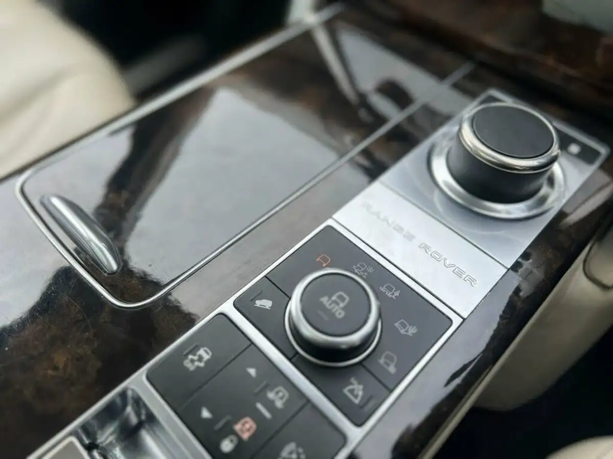 2013-land-rover-range-rover-44-sdv8-autobiography-big-40