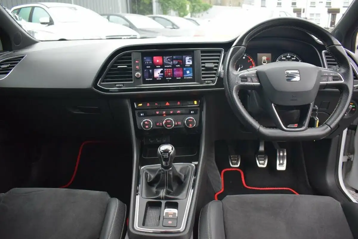 2018-seat-leon-20-tsi-cupra-300-sportcoupe-3d-big-13