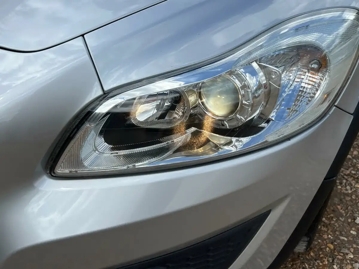 2010-volvo-c30-20td-se-hatchback-3d-powershift-big-8