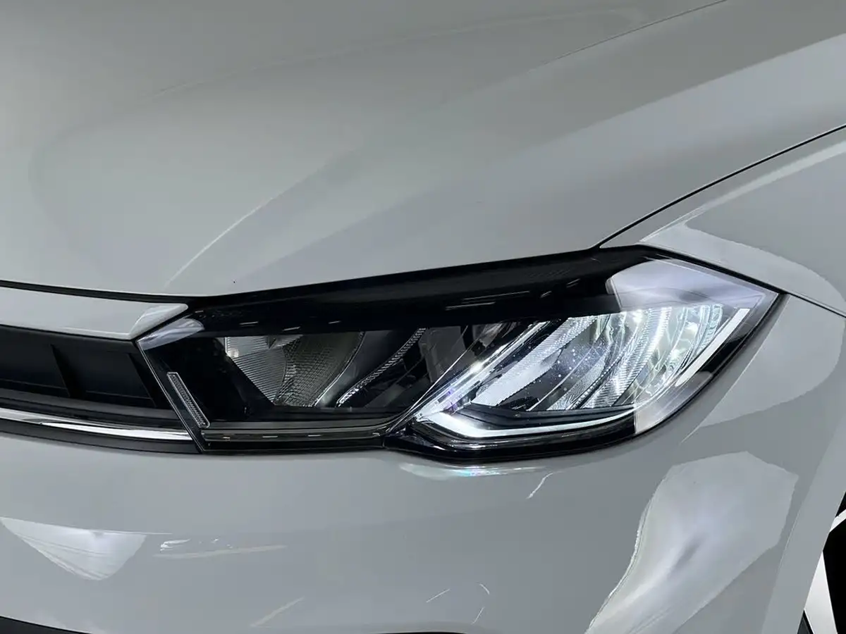 2022-volkswagen-polo-10-tsi-life-dsg-big-8