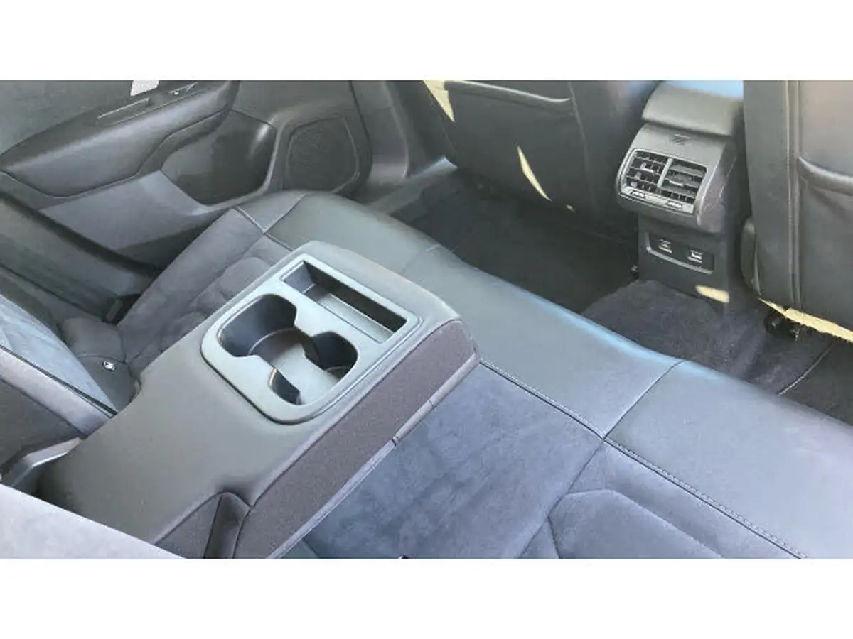 2024-citroen-c4-e-e-series-156ps-54kwh-big-28