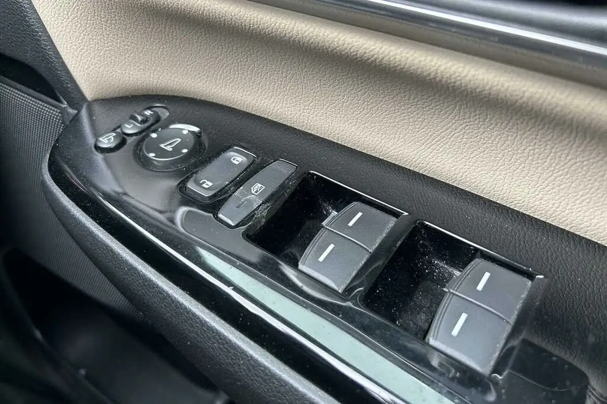 2019-honda-cr-v-15-vtec-turbo-sr-193ps-cvt-big-17