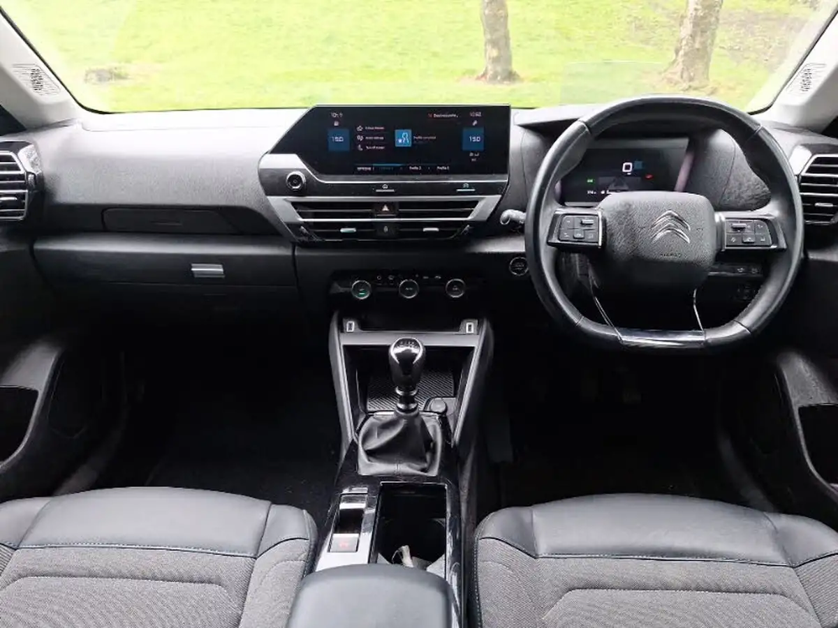 2022-citroen-c4-12-puretech-shine-130ps-big-2