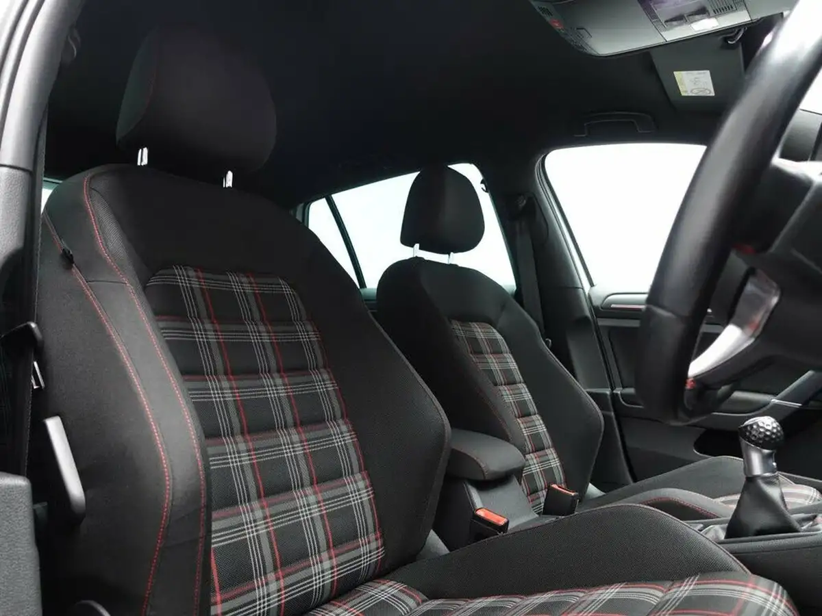 2019-volkswagen-golf-20-tsi-gti-performance-5d-big-1