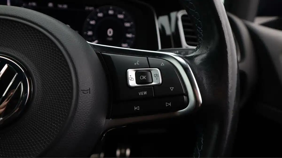 2020-volkswagen-golf-14-tsi-gte-advance-big-27
