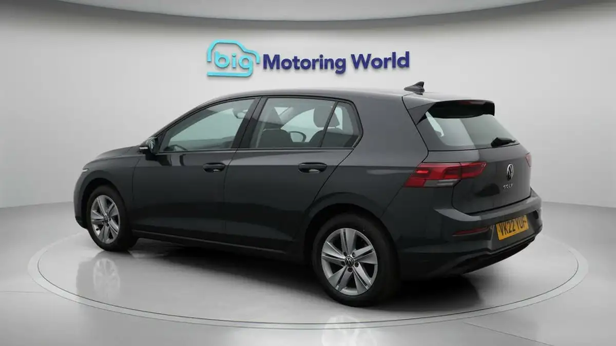 2022-volkswagen-golf-15-tsi-life-150ps-hatchback-big-5