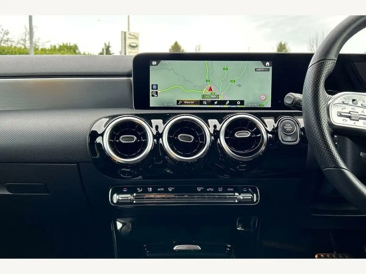 2019-mercedes-benz-a-class-20d-a200d-amg-line-executive-hatchback-5d-big-10