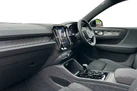 2024-volvo-xc40-20-b3-plus-small-1
