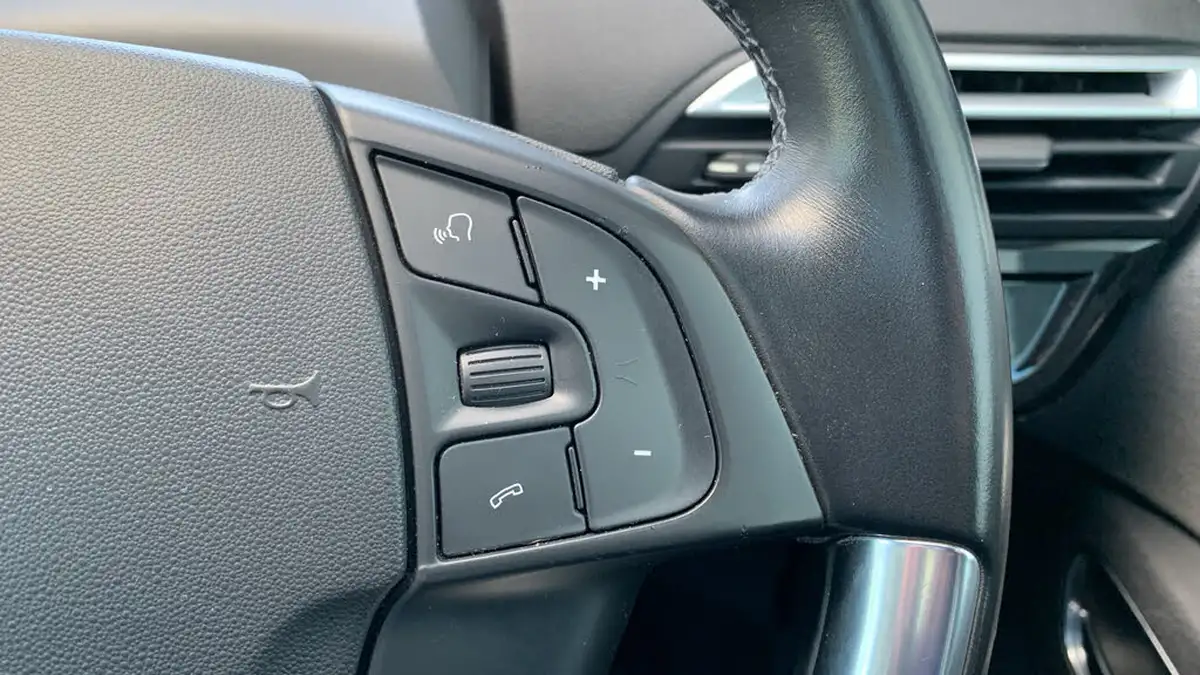 2019-citroen-c4-spacetourer-15bluehdi-flair-big-23