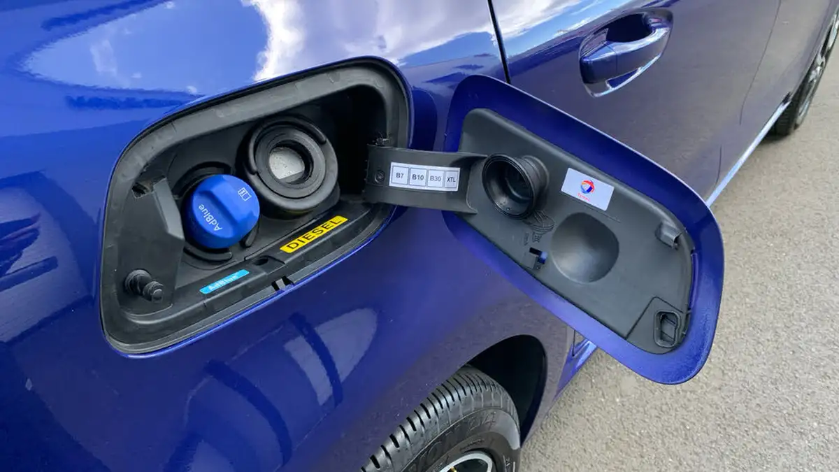 2019-citroen-c4-spacetourer-15bluehdi-flair-big-47