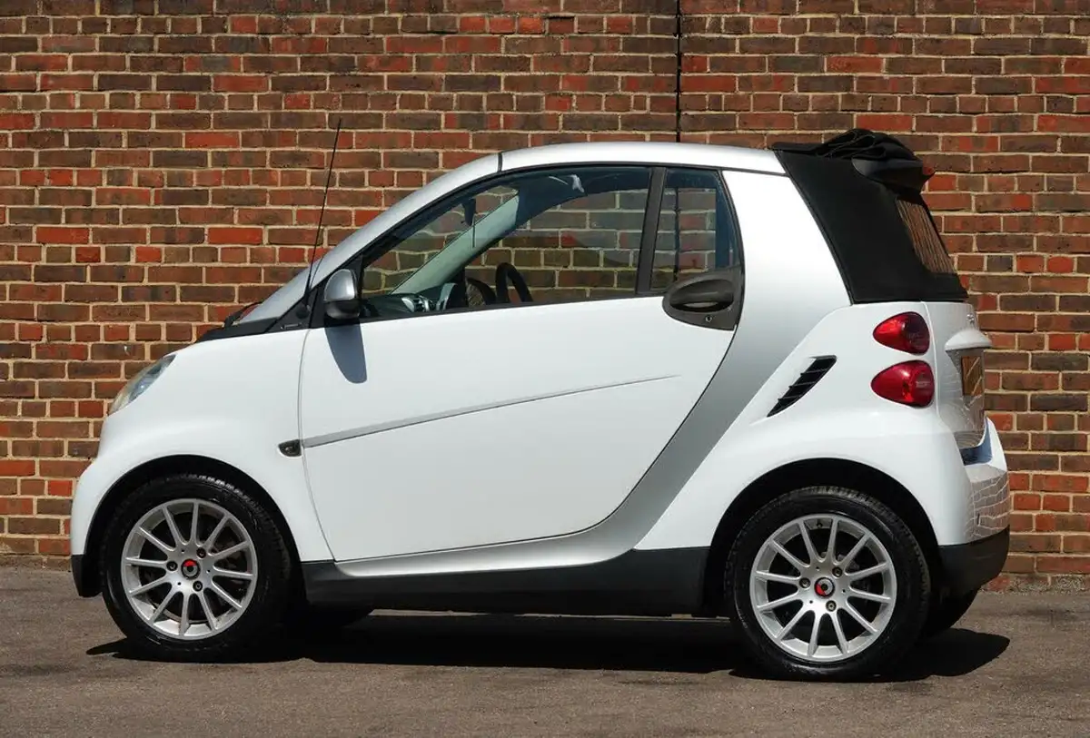 2008-smart-fortwo-10-passion-71bhp-cabriolet-big-3