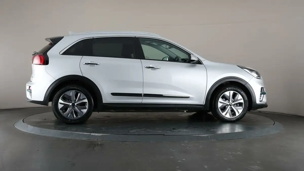 2021-kia-e-niro-ev-4-big-63